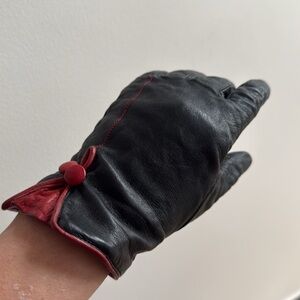 Daniel Elegant Black Leather Gloves with Red Accents